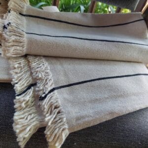 MANTA ESTILO NORDICA 1,60 X 210 MTS- COMBINACÍON NEGRO